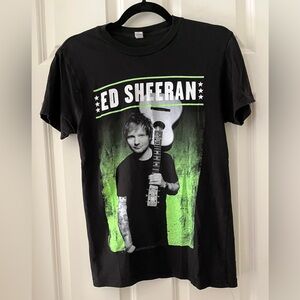 Men’s Ed Sheeran 2015 Concert T Shirt Band Music Tour Dates Green Black Guitar S